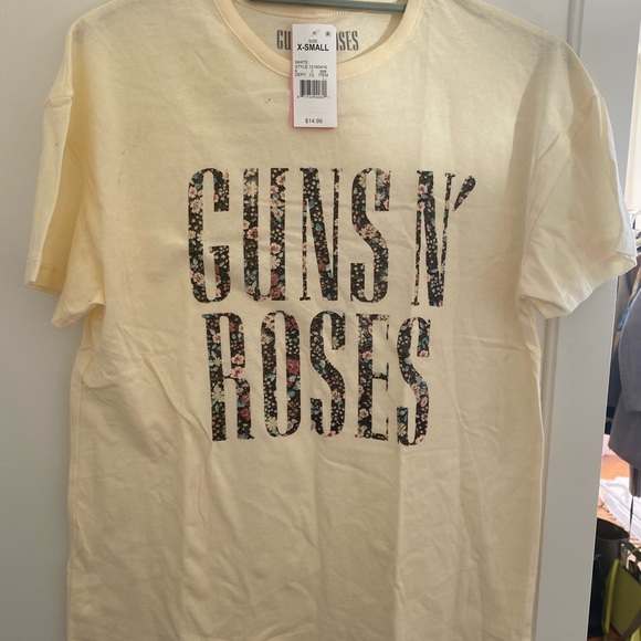 Guns N Roses Floral Tshirt | Poshmark